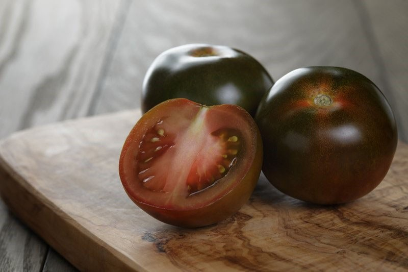 Pflanzen Sie auf Ihren Beeten die ungewöhnlichen schwarzen Tomaten Kumato.