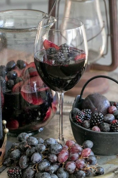 Wie man Brombeerwein zu Hause herstellt