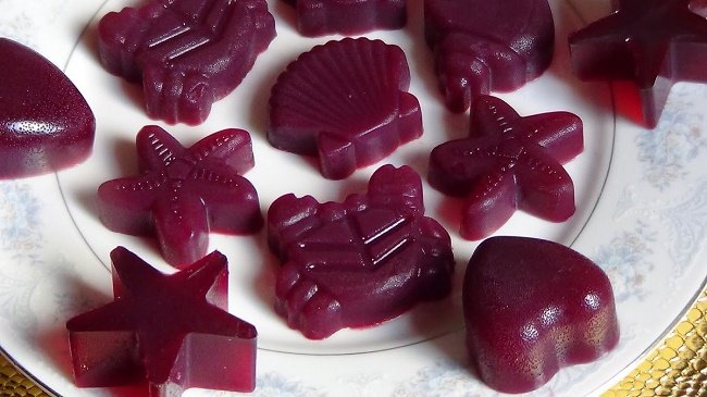 Marmelade aus schwarzen Johannisbeeren
