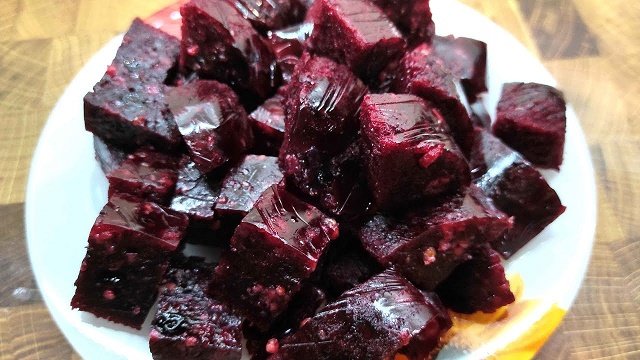Marmelade aus schwarzen Johannisbeeren
