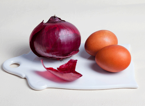 Eier mit natürlichen Farbstoffen färben
