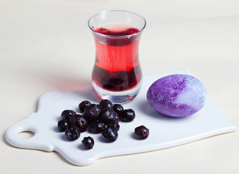 Eier mit natürlichen Farbstoffen färben
