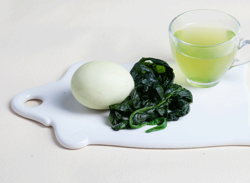Eier mit natürlichen Farbstoffen färben