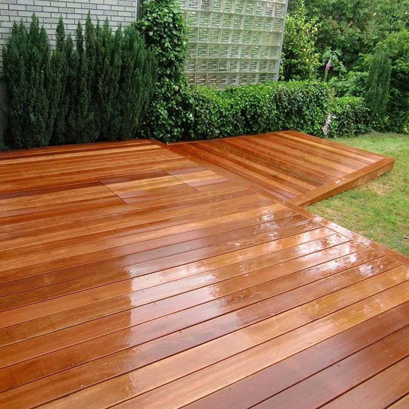 Wir wählen die passende Terrassendiele für die ideale Abdeckung Ihrer Terrasse