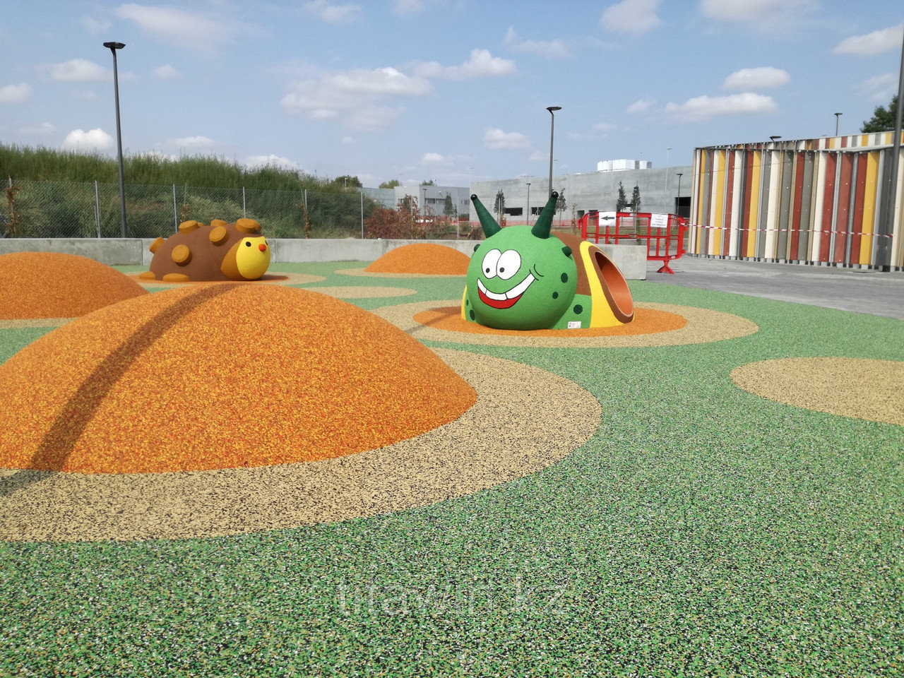 Wie sollte der Belag für einen Kinderspielplatz sein?