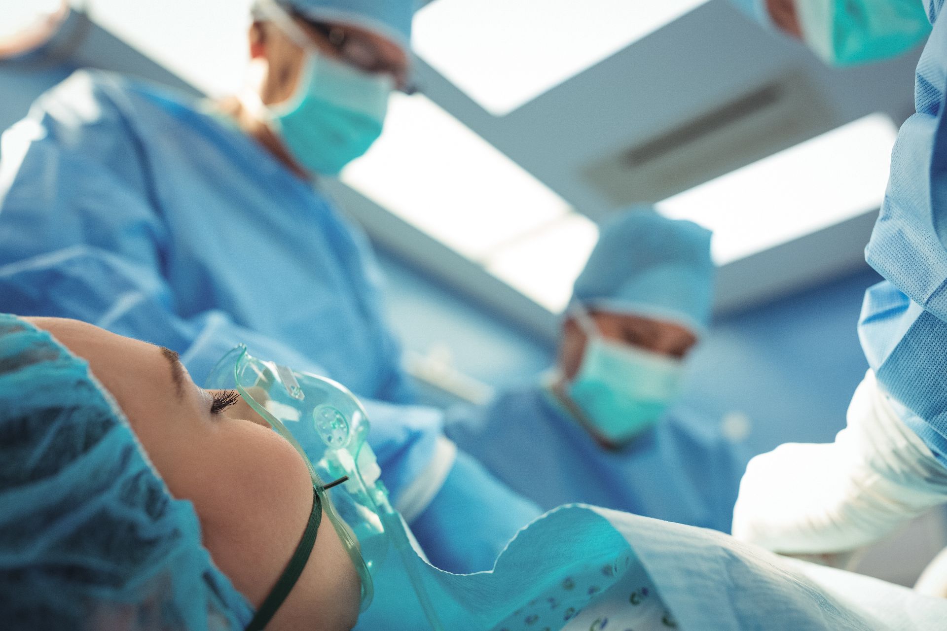 Warum ist das Alter entscheidend? Wir untersuchen die Besonderheiten der Chirurgie von Brustkorbdeformationen bei Kindern und Erwachsenen